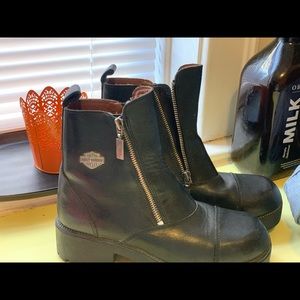 Harley Davidson women leather boots.